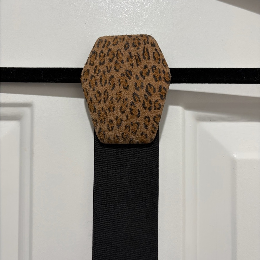 Pearl Black and Brown Leopard Stretch belt, Closet Staple!! - Picture 2 of 5